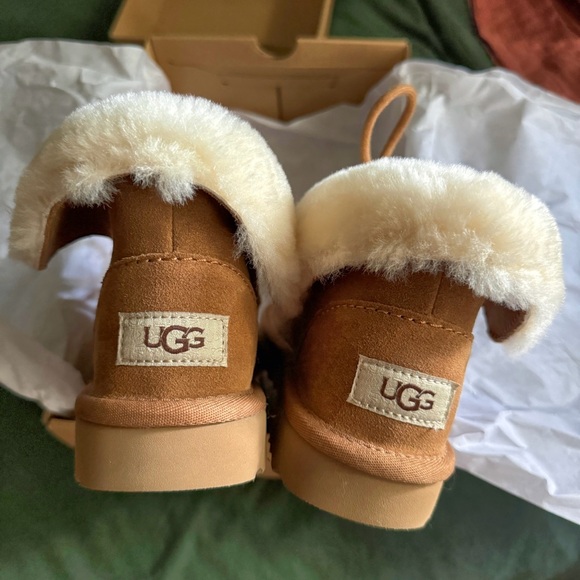 UGG Diara Bootie - NWOT - Picture 9 of 12